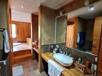 Vendo casa en carilo cerezo 528 acepta permuta