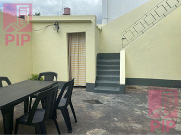 Casa  en Venta Haedo / Moron (B110 566)