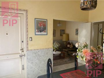 Casa  en Venta Haedo / Moron (B110 566)