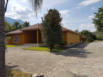 QUINTA EN VENTA EN EL BARRIAL SANTIAGO,N.L.