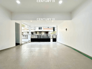 Dijual Rumah Brand New American Classic Style Di Bintaro