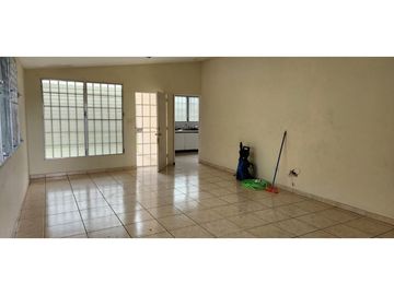 VENDO LINDA CASA UBICADO EN BRISAS DEL GOLF $180k