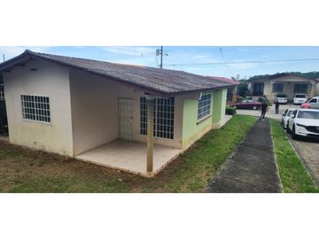 VENDO LINDA CASA UBICADO EN BRISAS DEL GOLF $180k