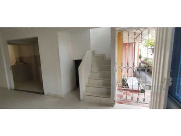 Venta de casa urbana de 130 M2 aprox en 205 mill en La Mesa Cund
