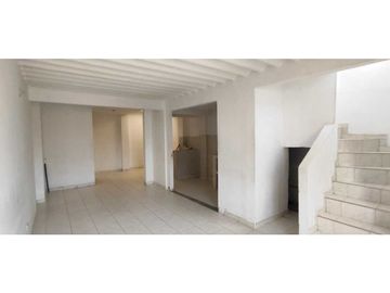 Venta de casa urbana de 130 M2 aprox en 205 mill en La Mesa Cund