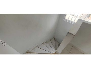 Venta de casa urbana de 130 M2 aprox en 205 mill en La Mesa Cund