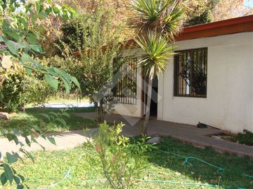 Casa en Venta en Los Maitenes con Tobalaba