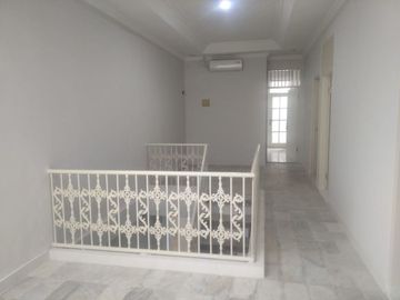 Rumah baru jl Cirebon Menteng Cocok buat kantor dan tempat tinggal