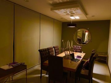 Residencia de Autor en Centro Sur, 740m2, 6 Autos, 4 Habitaciones,  Doble Altura