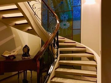 Residencia de Autor en Centro Sur, 740m2, 6 Autos, 4 Habitaciones,  Doble Altura