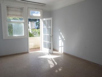 Venta Importante Casona, apto institución. Barrio Martin