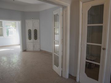 Venta Importante Casona, apto institución. Barrio Martin