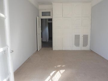 Venta Importante Casona, apto institución. Barrio Martin