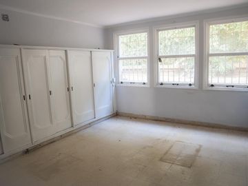 Venta Importante Casona, apto institución. Barrio Martin
