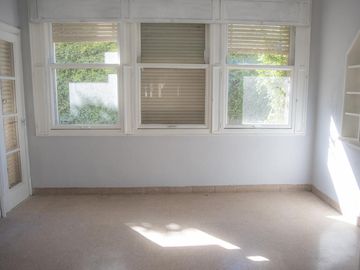 Venta Importante Casona, apto institución. Barrio Martin