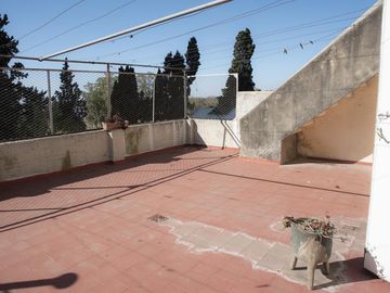 Venta Importante Casona, apto institución. Barrio Martin