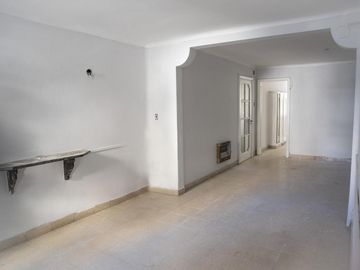 Venta Importante Casona, apto institución. Barrio Martin