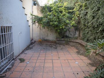 Venta Importante Casona, apto institución. Barrio Martin