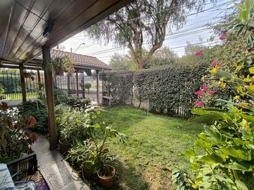 Casa en venta de 3 dorm. en Maipú pajaritos