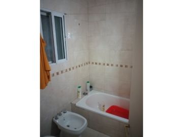 VENTA 4 AMBIENTES AL FRENTE  CON BALCON .VALENTIN GOMEZ 2900