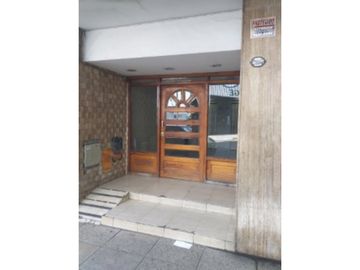 VENTA 4 AMBIENTES AL FRENTE  CON BALCON .VALENTIN GOMEZ 2900