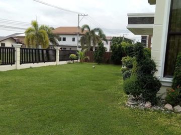 Corner Lot Hose with Private Pool for Sale in Hensonville An