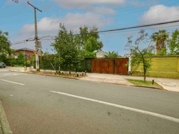 Amplia casa cercana metro Hernando de Magallanes