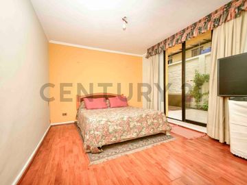 Amplia casa cercana metro Hernando de Magallanes