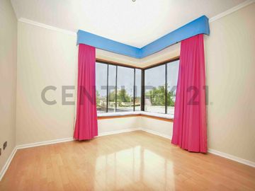 Amplia casa cercana metro Hernando de Magallanes