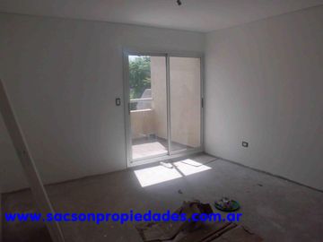 V605 Ituzaingo duplex 4 amb. con cochera y patio.
