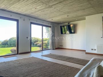 Casa 360 metros con vista  al mar Costa Cachagua
