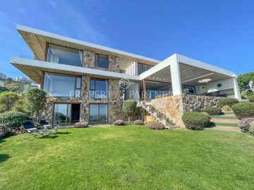 Casa 360 metros con vista  al mar Costa Cachagua