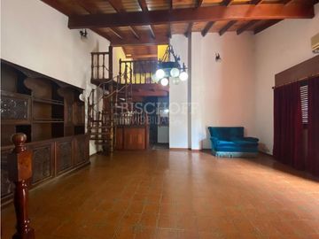 CASA 4 AMBIENTES CON COCHERA, MAS DEPARTAMENTO 3 AMBIENTES