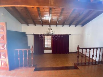 CASA 4 AMBIENTES CON COCHERA, MAS DEPARTAMENTO 3 AMBIENTES