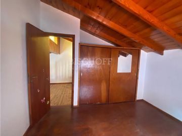 CASA 4 AMBIENTES CON COCHERA, MAS DEPARTAMENTO 3 AMBIENTES