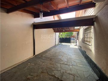 CASA 4 AMBIENTES CON COCHERA, MAS DEPARTAMENTO 3 AMBIENTES
