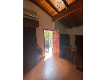 CASA 4 AMBIENTES CON COCHERA, MAS DEPARTAMENTO 3 AMBIENTES
