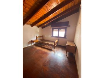 CASA 4 AMBIENTES CON COCHERA, MAS DEPARTAMENTO 3 AMBIENTES
