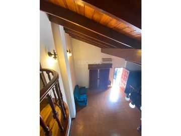 CASA 4 AMBIENTES CON COCHERA, MAS DEPARTAMENTO 3 AMBIENTES