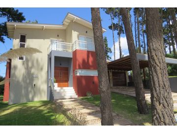 Casa en Venta - Zona lamos - Calidad de Construcción