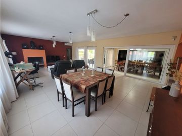 Casa en Venta - Zona lamos - Calidad de Construcción