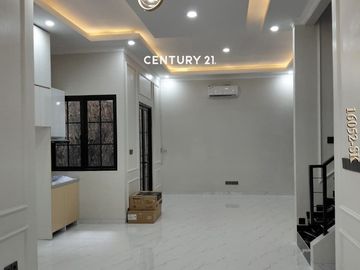 Dijual Rumah Minimalis Siap Huni  Dalam Komplek BSD