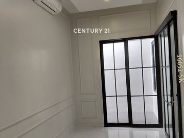 Dijual Rumah Minimalis Siap Huni  Dalam Komplek BSD