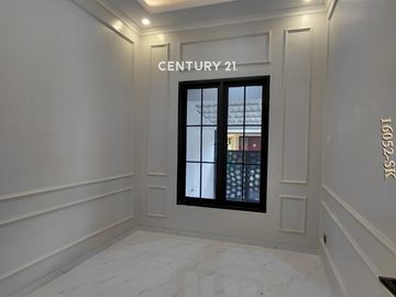 Dijual Rumah Minimalis Siap Huni  Dalam Komplek BSD