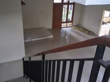 RUMAH MEWAH LUAS 2LT DIDEKAT RUMAH MAKAN PRINGSEWU