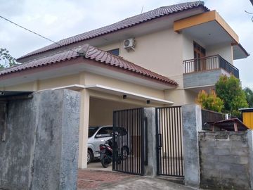 RUMAH MEWAH LUAS 2LT DIDEKAT RUMAH MAKAN PRINGSEWU