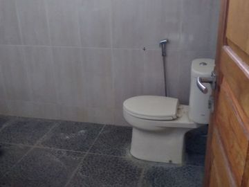 RUMAH MEWAH LUAS 2LT DIDEKAT RUMAH MAKAN PRINGSEWU
