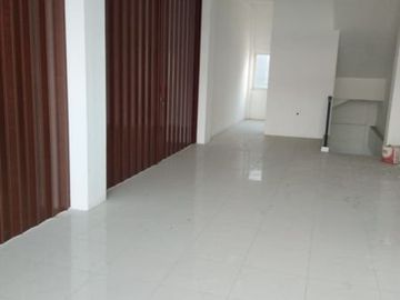 DISEWAKAN* *Ruko Kutai Square* Ruko 4 Lantai terletak di raya Kutai.