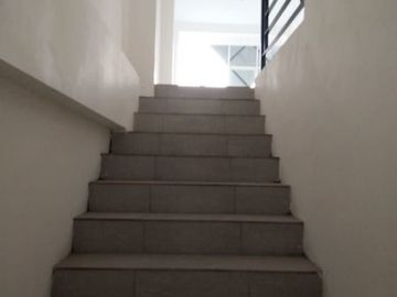 DISEWAKAN* *Ruko Kutai Square* Ruko 4 Lantai terletak di raya Kutai.