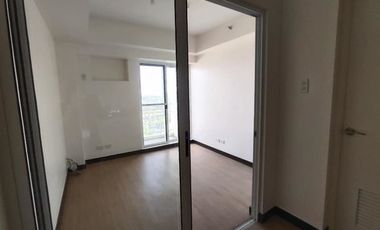 1BR RFO condo in QC - THE CELANDINE by DMCI